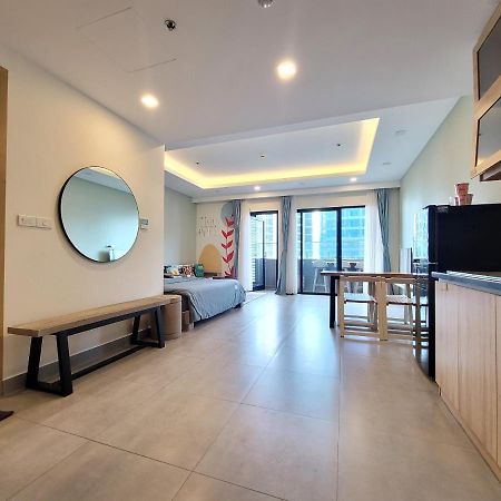 Апартаменты Q House- Flc Sea Tower Куинён Экстерьер фото